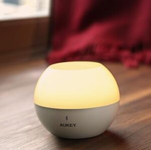 Aukey mini cordless lamp for bedside