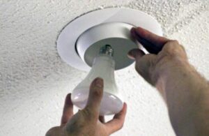 install ceiling bulb