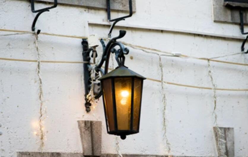 Innovations of Medieval Lamps