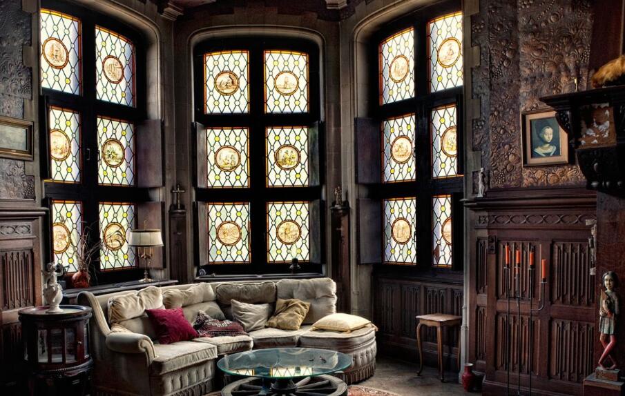 what is Gothic Home Decor Style