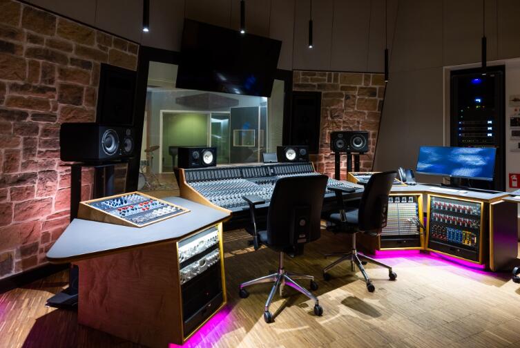 how to place the music lamp with studio room
